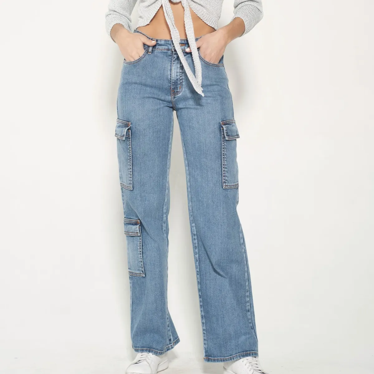 MOMCHIC - Jeans Cargo Azul Bolsillos