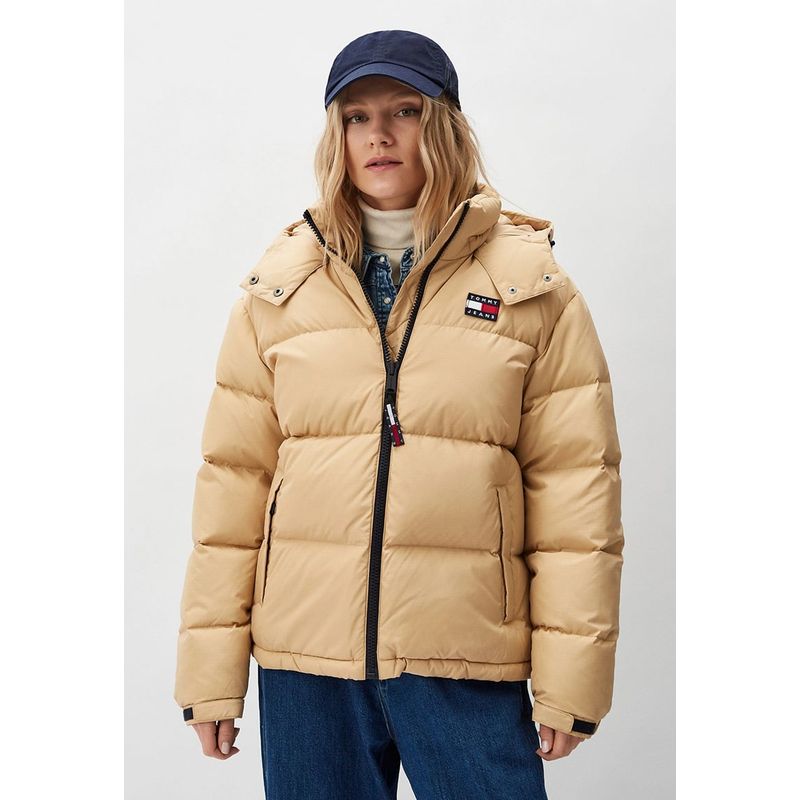 TOMMY HILFIGER - PARKA ALASKA ACOLCHADA CON GORRO CAFÉ TOMMY JEANS