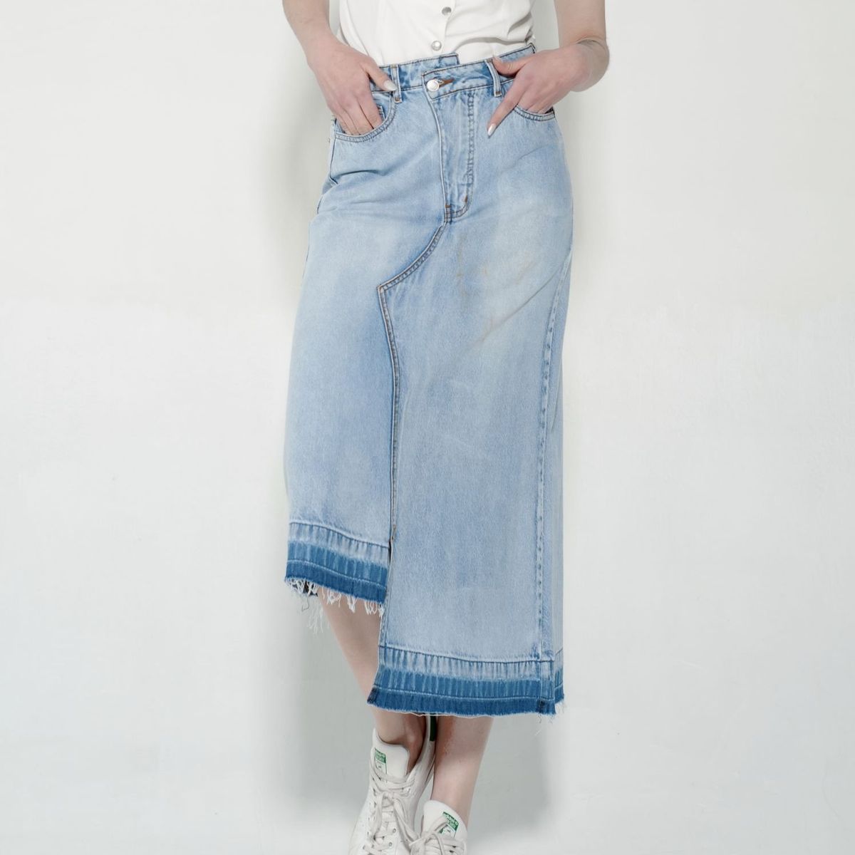 MOMCHIC - Falda Asimétrica Azul