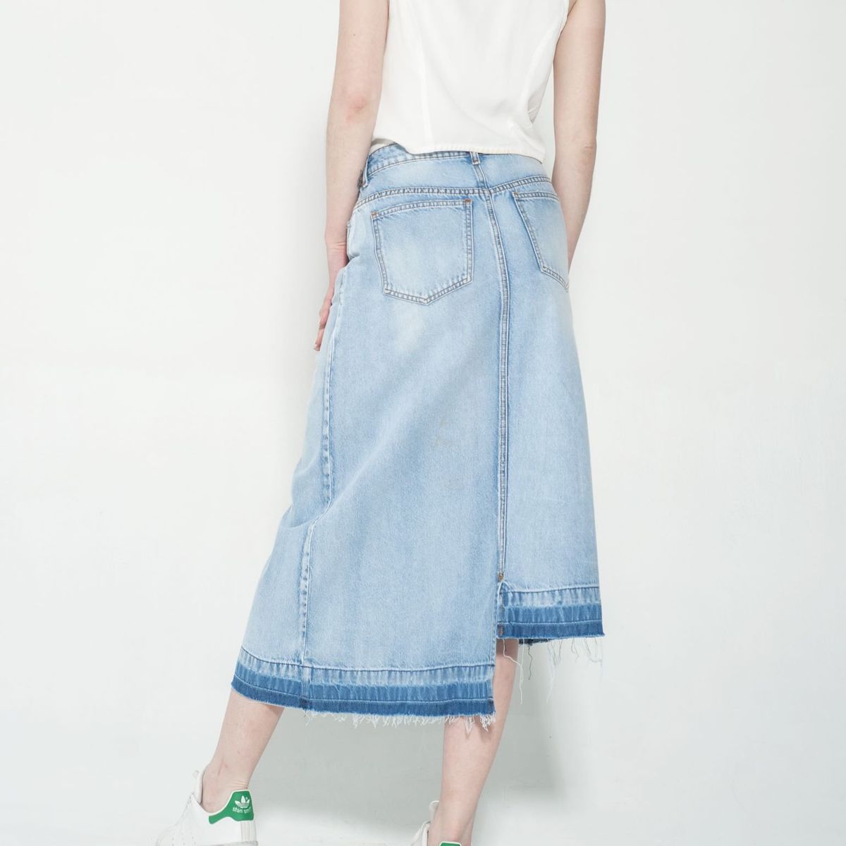 MOMCHIC - Falda Asimétrica Azul