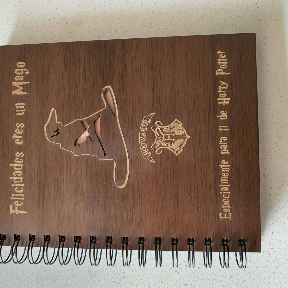 GENERICO - Cuaderno Sombrero HP con tapa de madera café