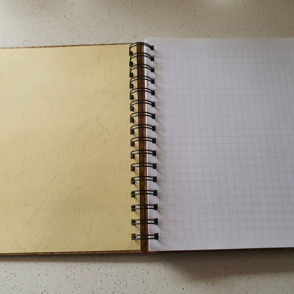 GENERICO - Cuaderno Colibrí con tapa de madera blanco