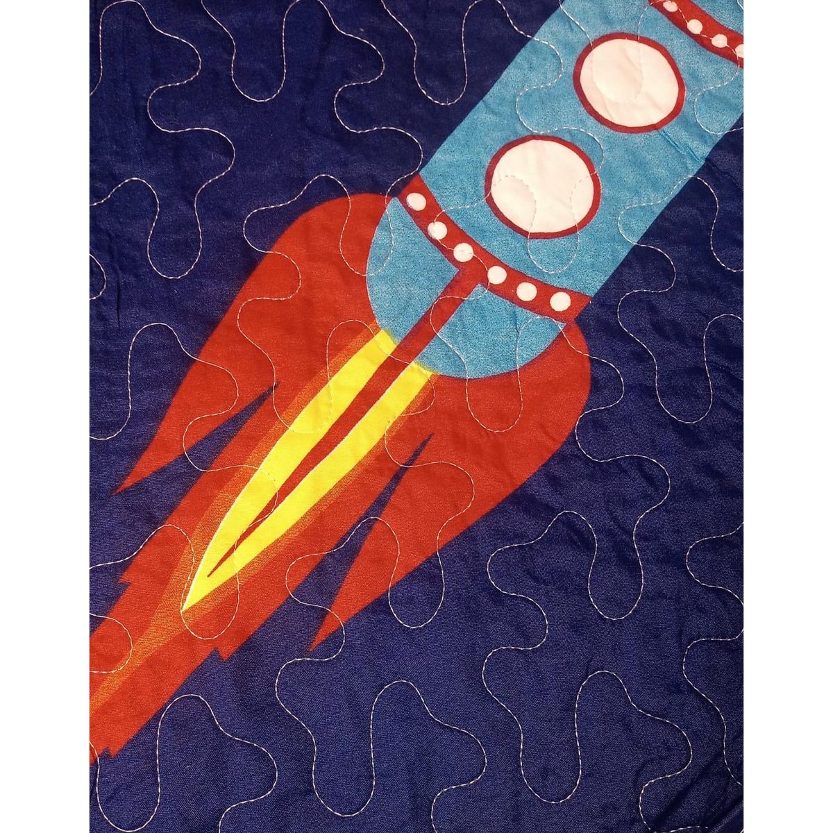 COMPRAPO - Cubrecama Quilt Infantil Liviano 1.5 Pza Mod Platillos y Planetas