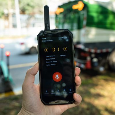 Imagen 2 del producto Armor 20WT - Celular Android + Walkie Talkie DMRUHF