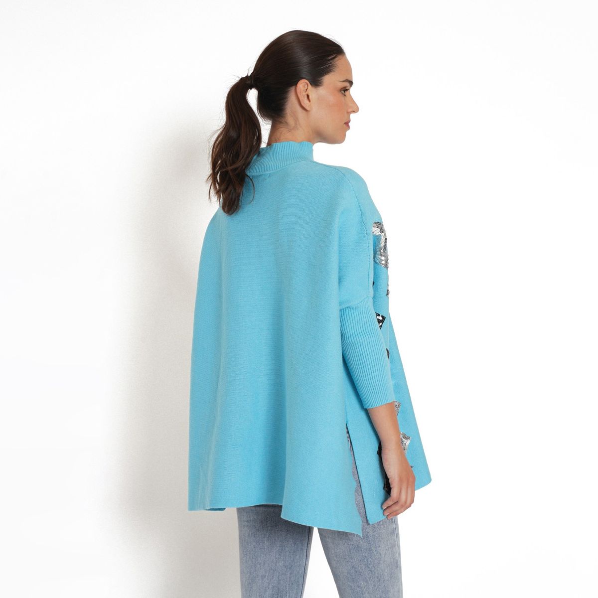 GUINDA - Sweater medio cuello tipo Poncho Fantasy Guinda