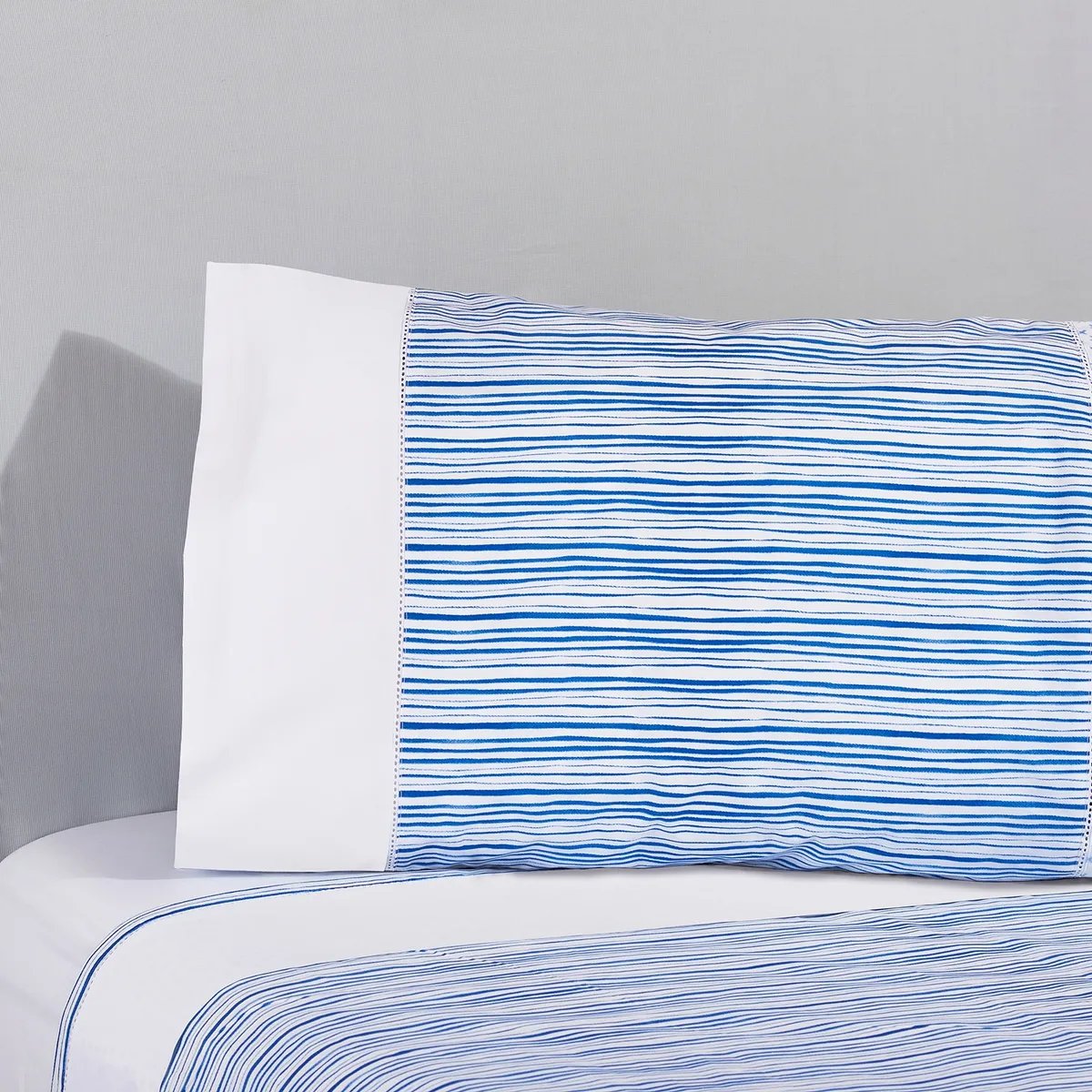 NINA HERRERA - Sábana Estampada Líneas Azules 220H 1,5 Plaza