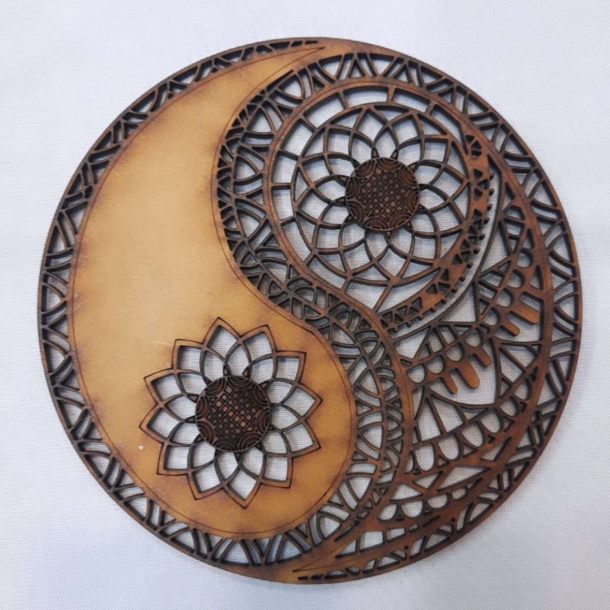GENERICO - Yin Yang MDF color natural 30 cm de diámetro.