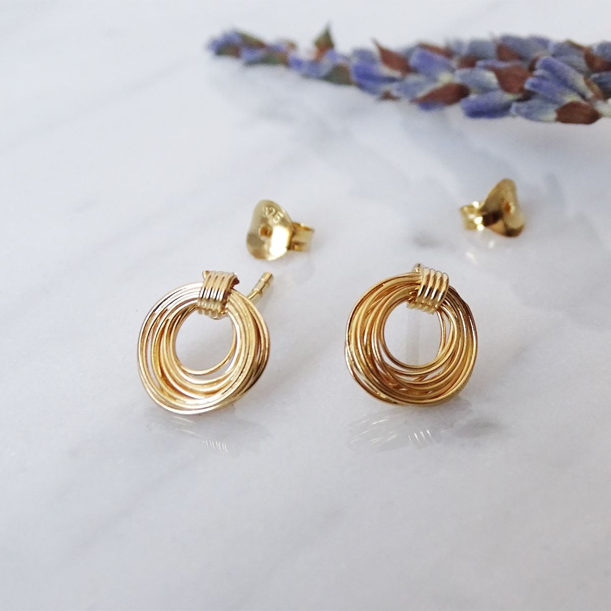 MABELITA - Aritos con Baño De Oro Nido Alambrismo