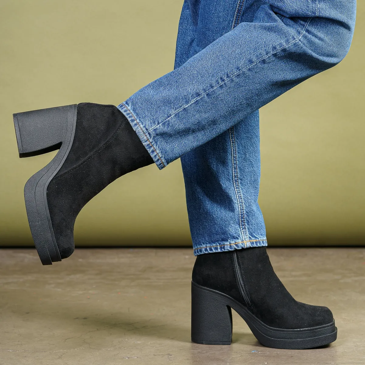 BOTELI - Botín Mujer Negro Gamuza Hiriko Boteli