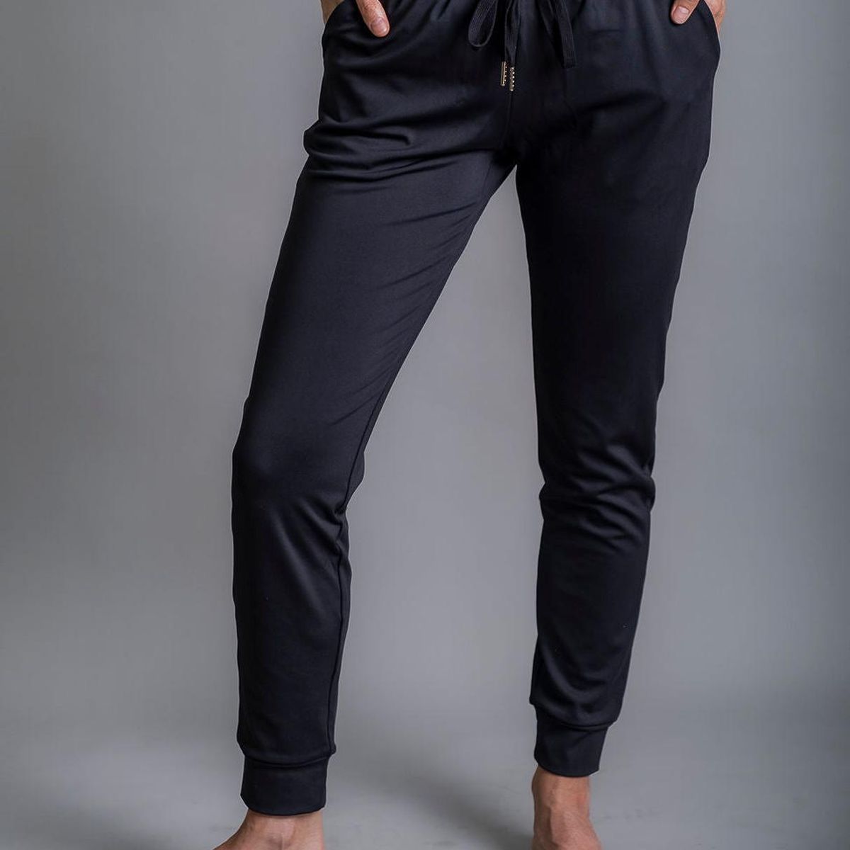 THEA - Jogger Apolo Black Mujer Thea Life