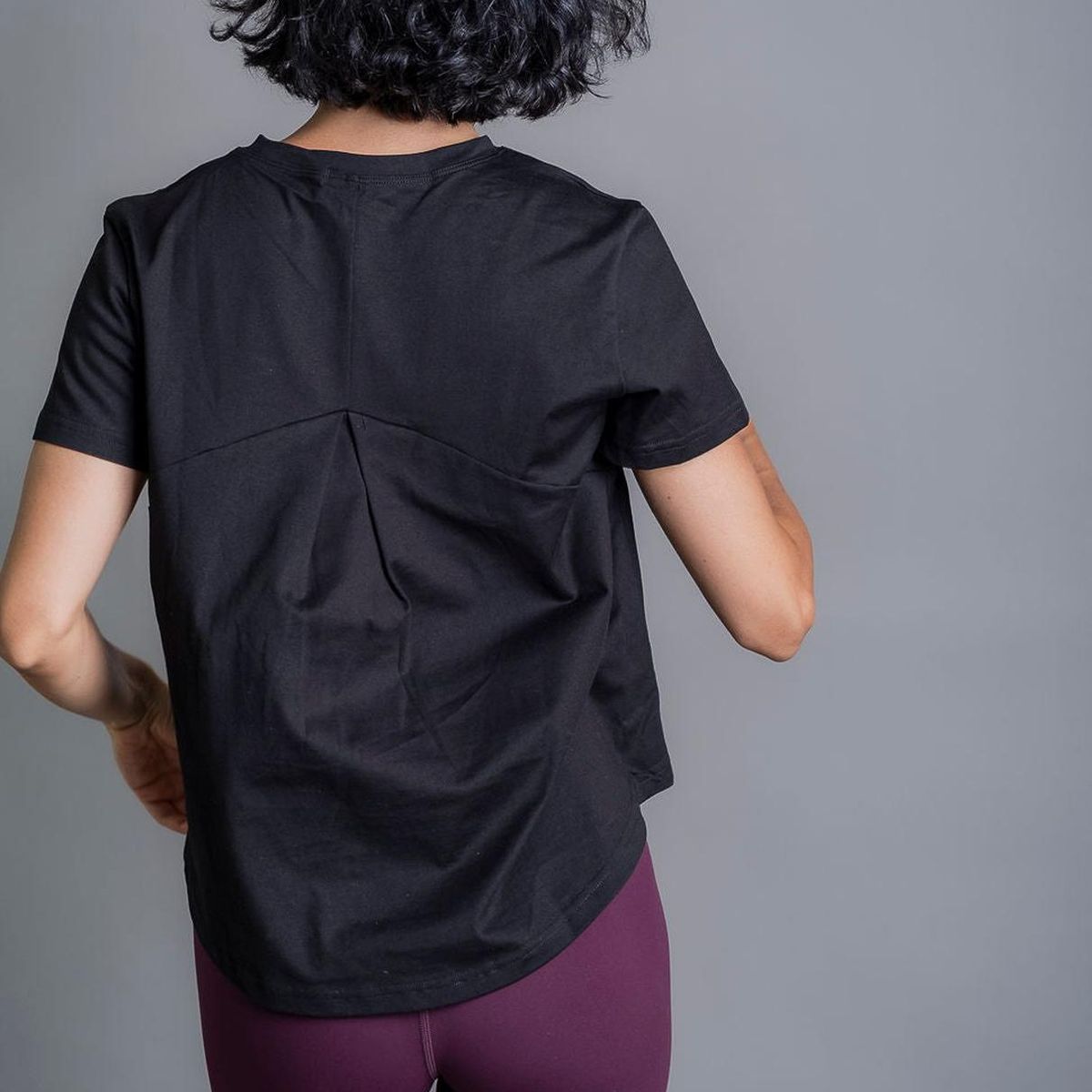THEA - Polera Deportiva Leah Black Mujer Thea Life