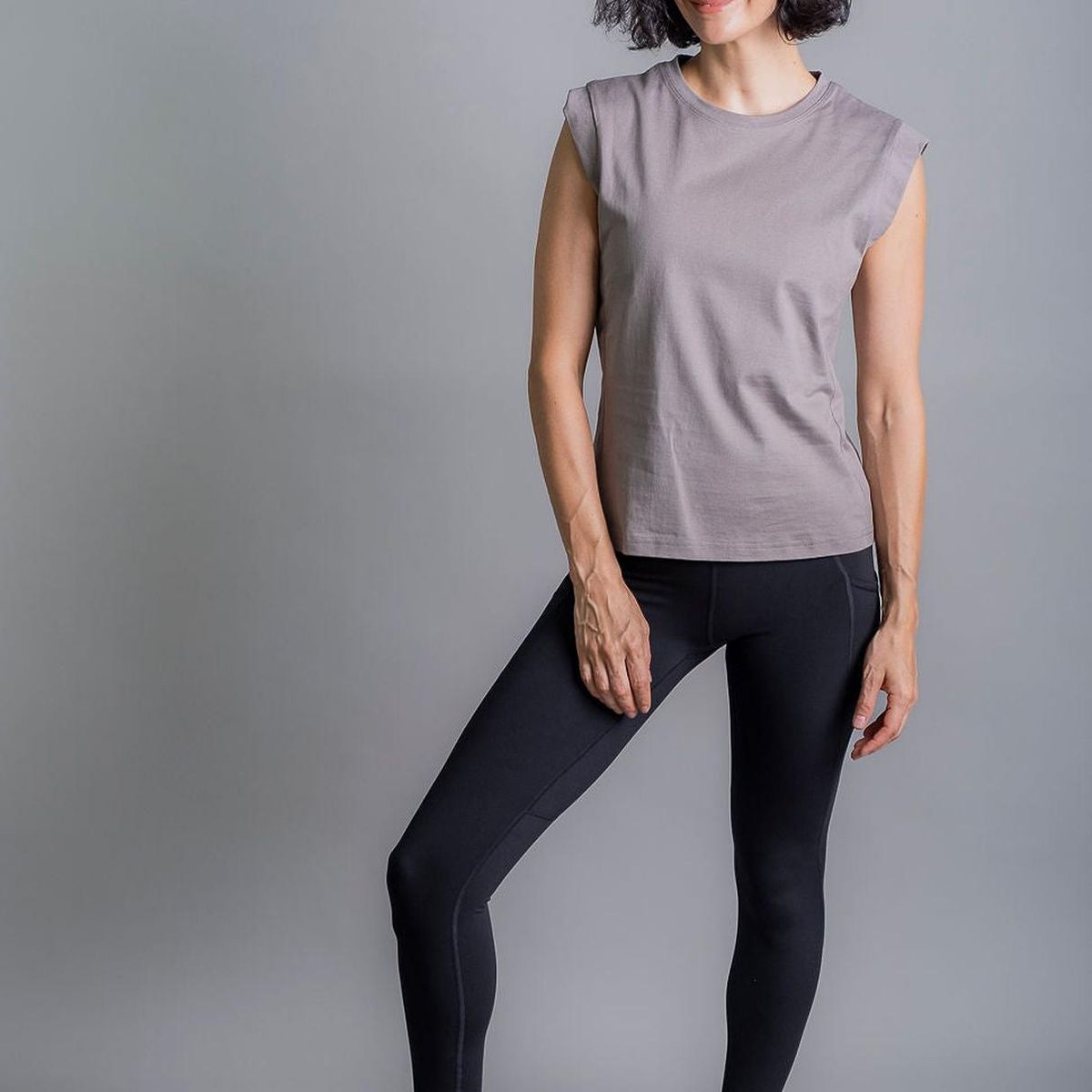 THEA - Polera Deportiva Ivy Mink Mujer Thea Life