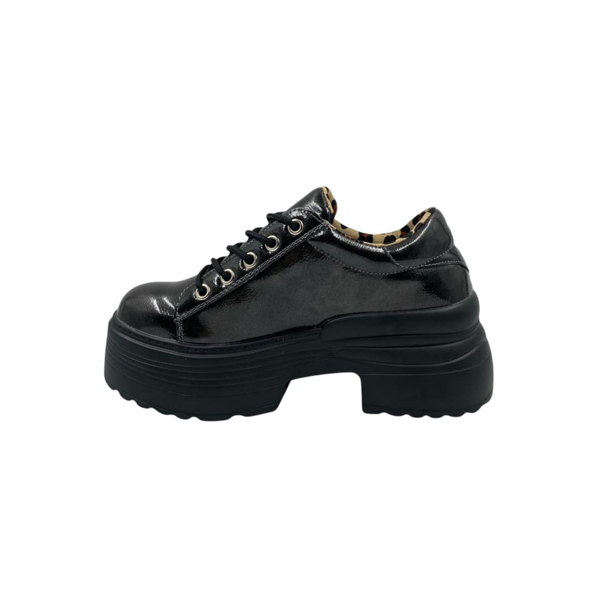 GENERICO - Zapatilla Negra Charol Plataforma…