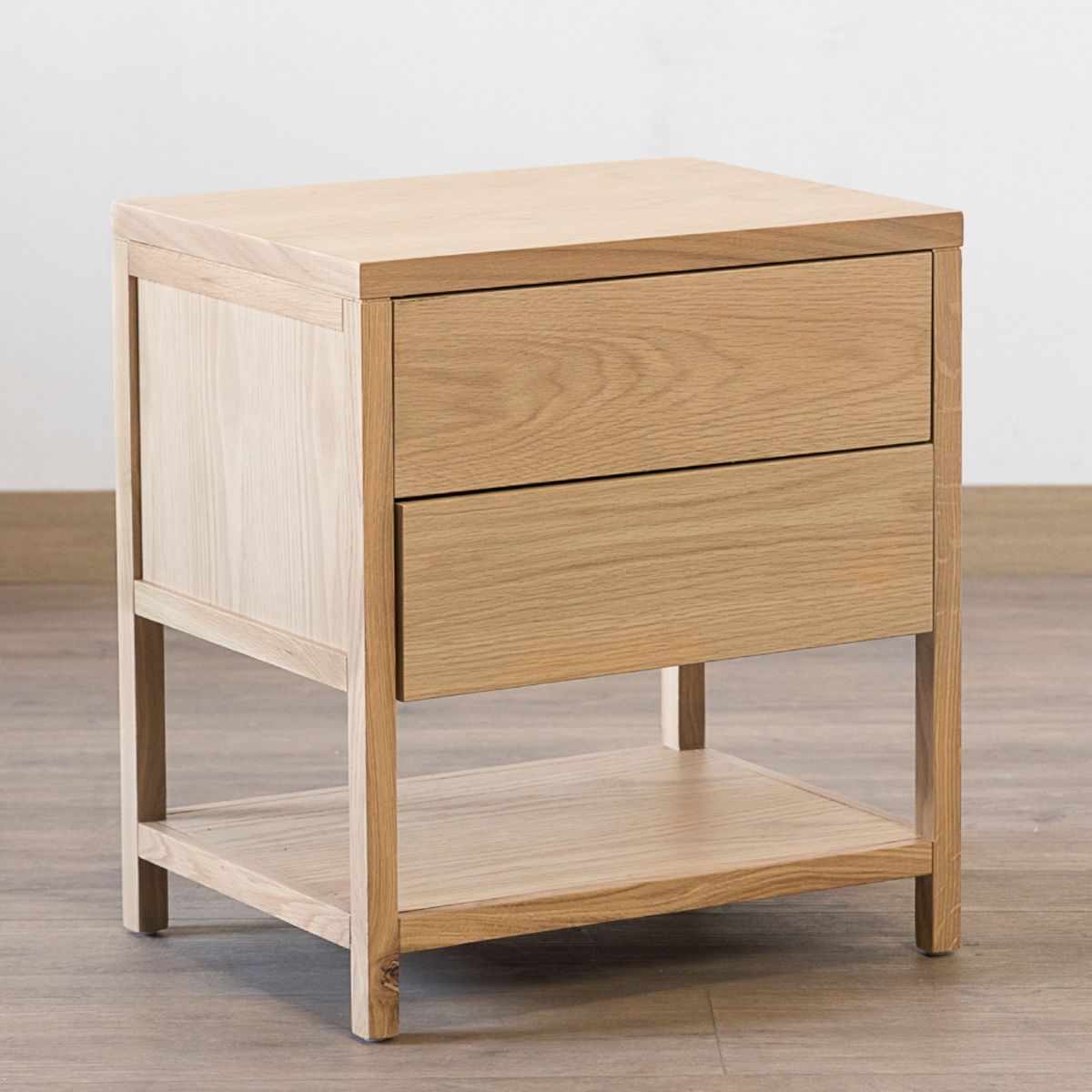 AMOBLE - Velador Doris Natural Amoblé