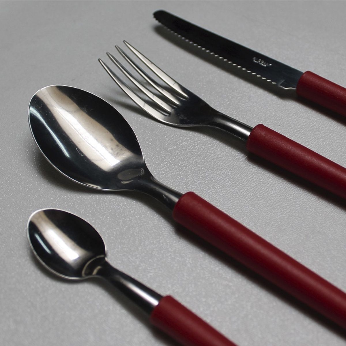 IMAHE - PACK CUBIERTOS 24 PIEZAS ROJO IMAHE