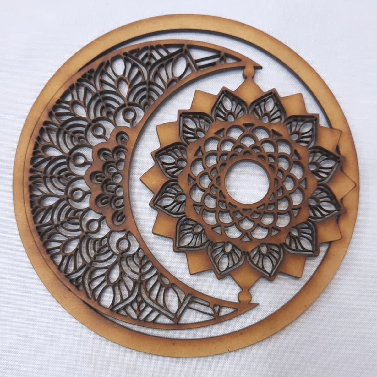 GENERICO - Mandala Sol Luna MDF color natural 30 cm de diámetro.