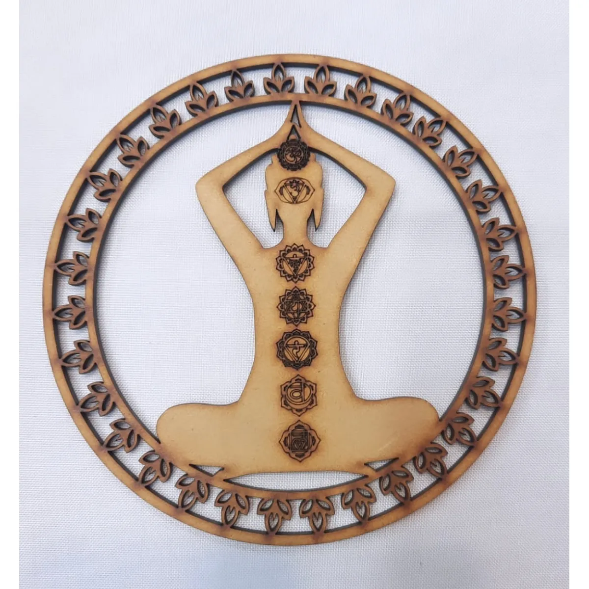 GENERICO - Buda Chakras MDF color natural 15 cm de diámetro.