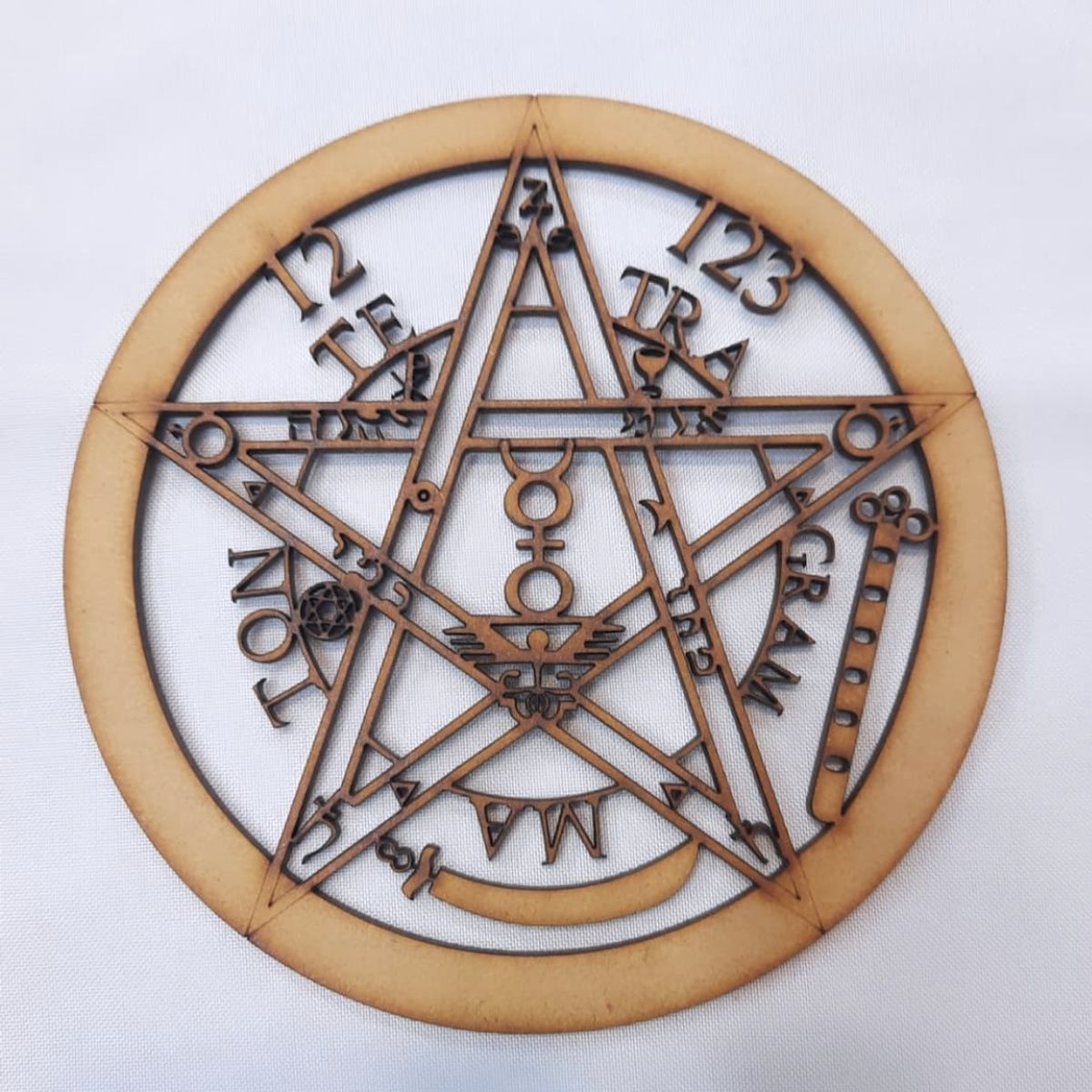 GENERICO - Tetragrámaton MDF color natural 15 cm diámetro.