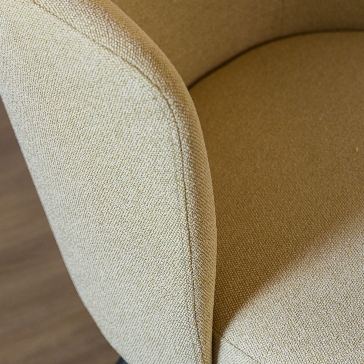 AMOBLE - Poltrona Randers Ocre Amoblé