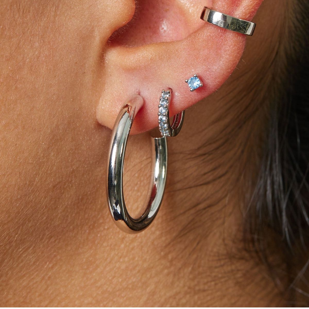 BOAZ JOYAS - ARGOLLAS CLOE BAÑADAS EN ORO BLANCO