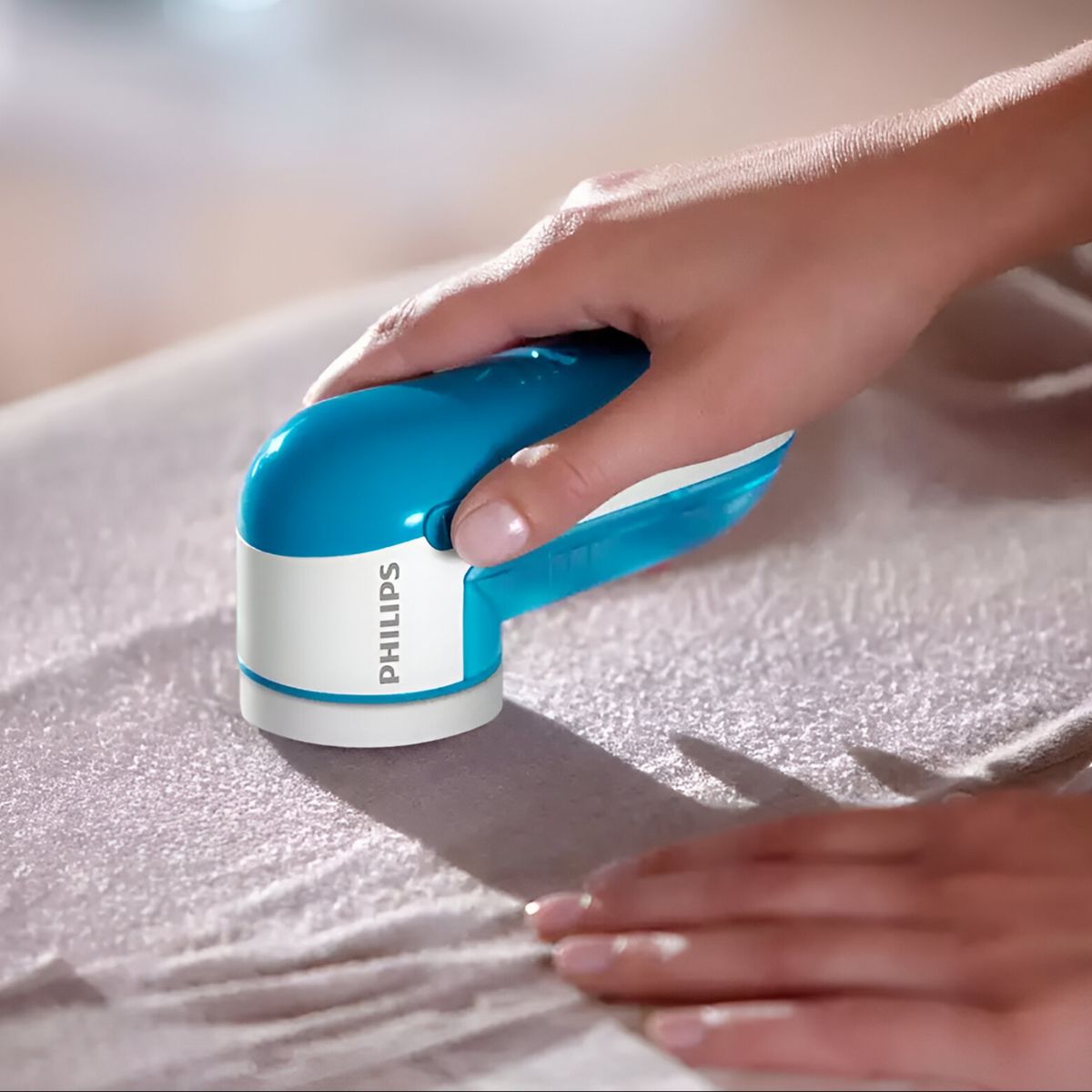 PHILIPS -  Removedor de Pelusas Philips a Pilas Multifuncional GC026