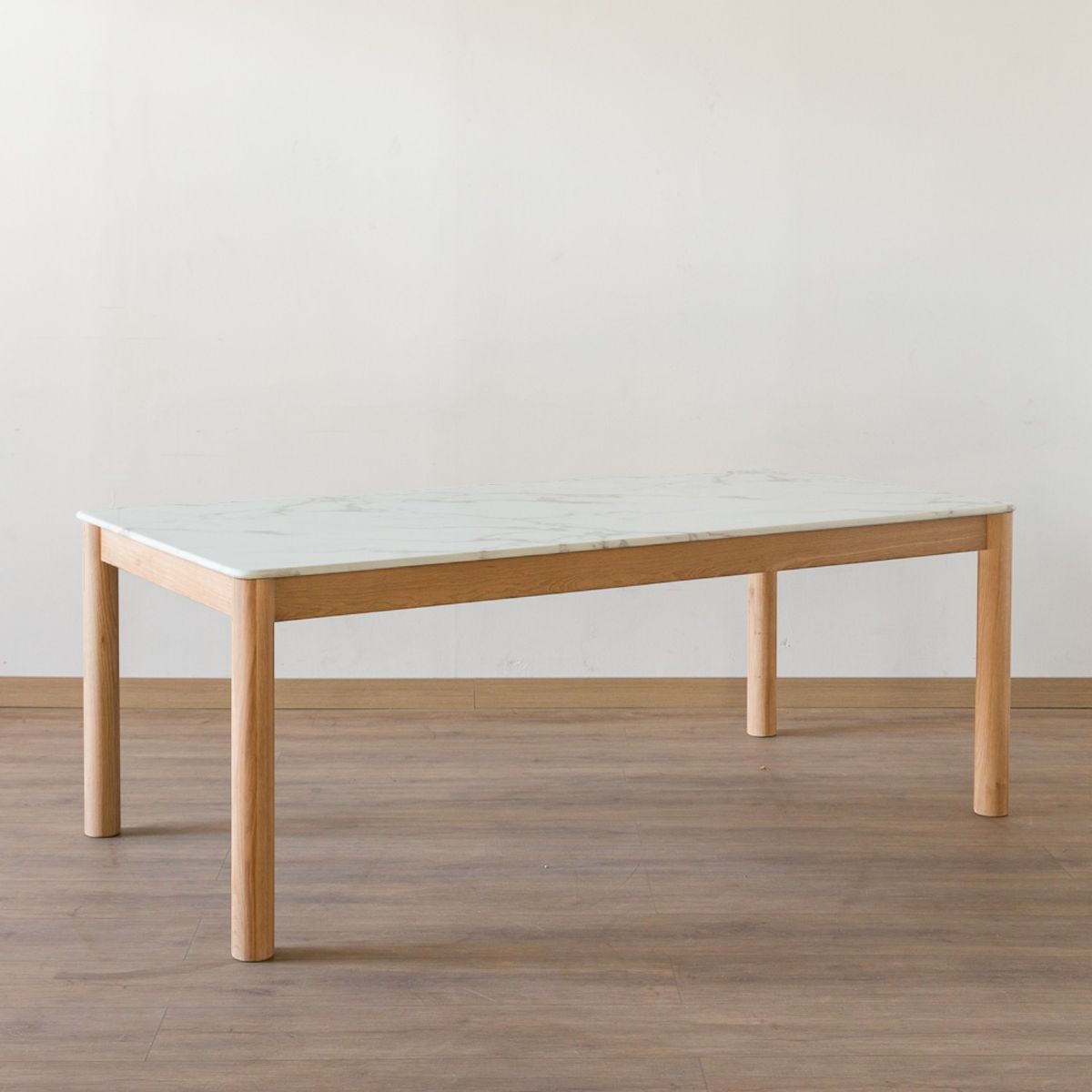 AMOBLE - Mesa De Comedor Mila Rectangular Amoblé