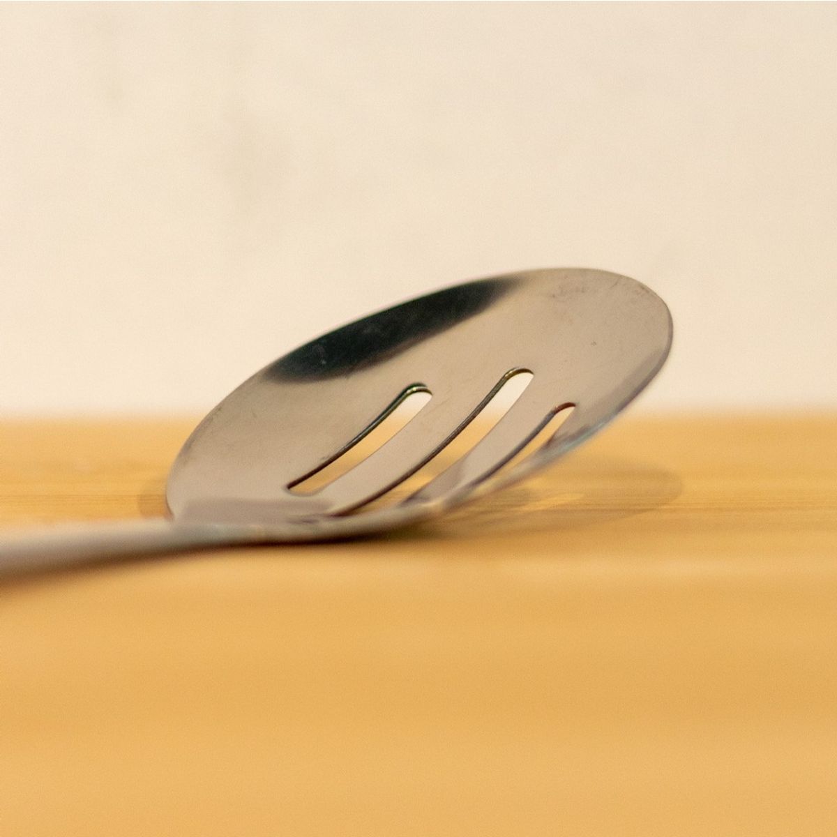 IMAHE - CUCHARON PERFORADO DE BUFFET 30CM STORM IMAHE