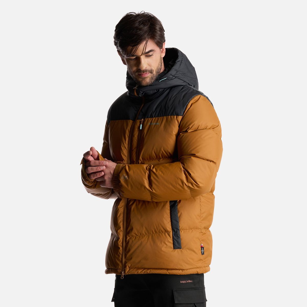 HAKA HONU - Chaqueta Hombre Campo Base Mostaza Haka Honu