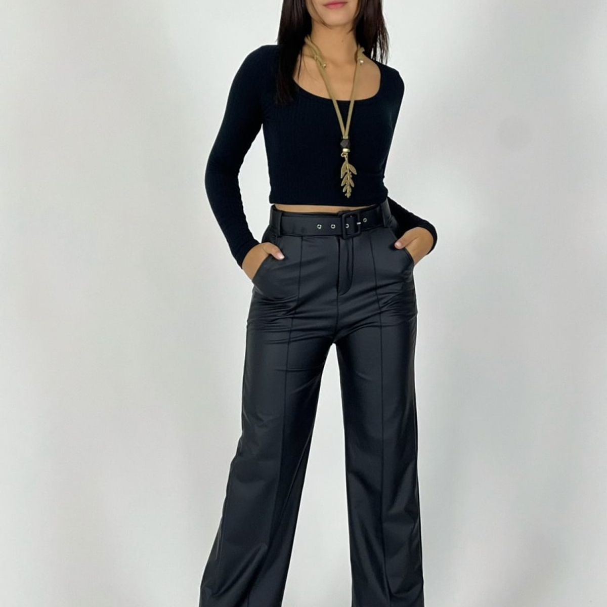 ENIGMATICA BOUTIQUE - Pantalon Mujer Ecocuero Recto Pata Ancha Modelo Dinamarca