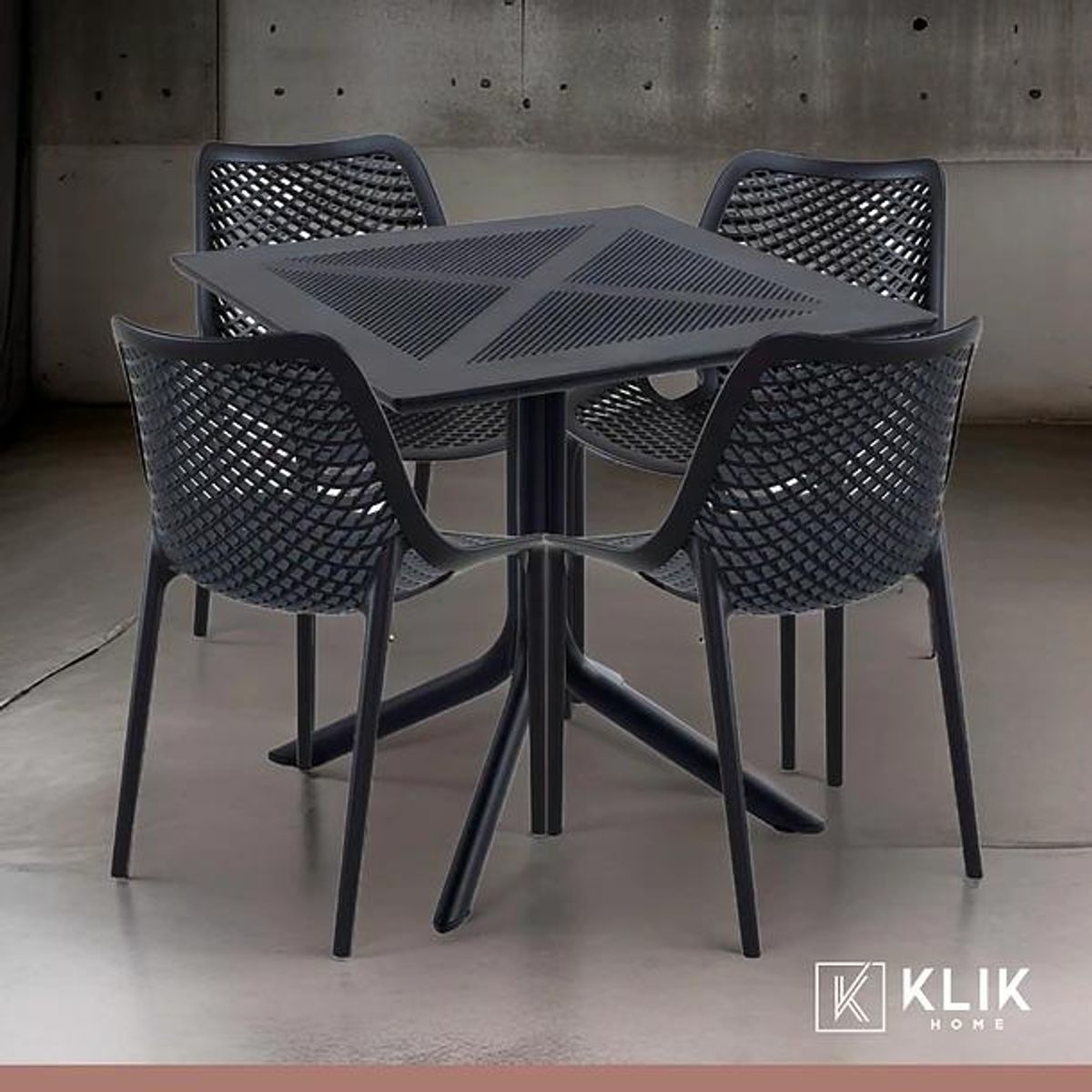 KLIK - Mesa restaurant 80x80 Polipropileno + 4 Sillas Air Berlín - Negra KLIK