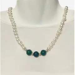 TAETHAI - Collar de Perlas y Jade