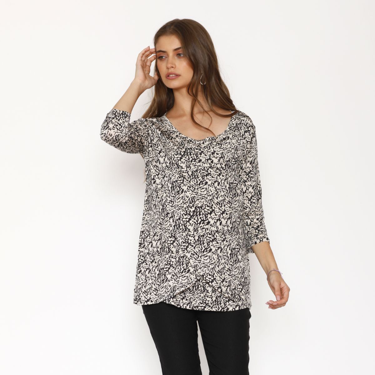NALA - Polera Lactancia Capas Media Manga Manchitas Beige Negro Nala Maternity