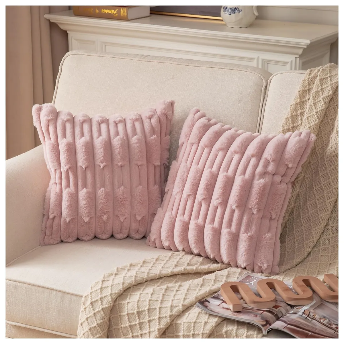 COMPRAPO - Set Piecera + 2 Fundas Cojín Tipo Piel Modelo Bambú Color Rosa Pastel