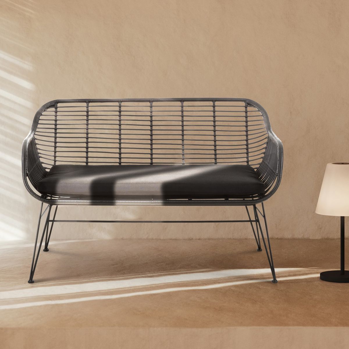 FORM DESIGN - Banca Terraza Ratan Creta Negro Form