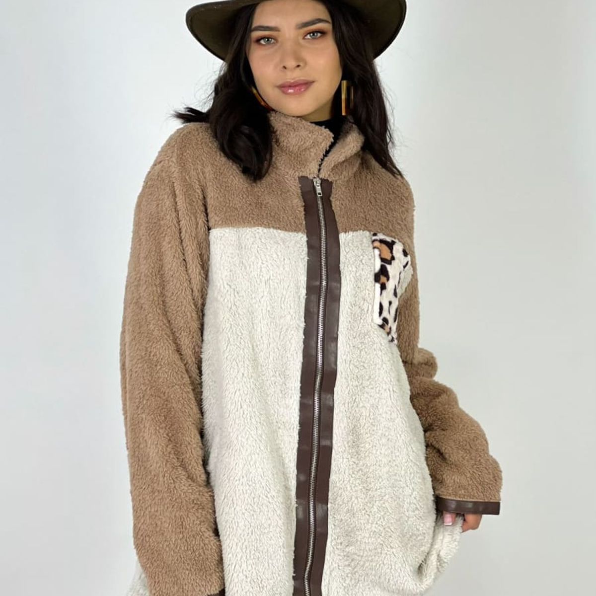 ENIGMATICA BOUTIQUE - CHAQUETA POLAR MUJER BICOLOR BOLSILLO PRINT COLOR BEIGE MODELO ALASKA