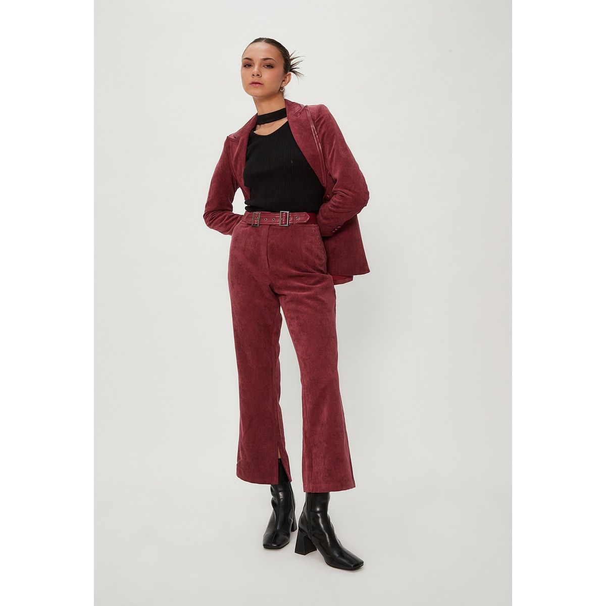 IO - Pantalon Burdeo Mujer Io