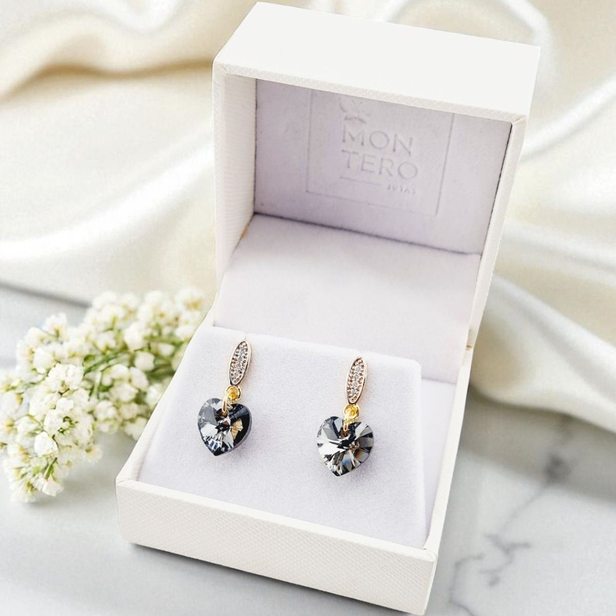 JOYAS MONTERO - Aros Romance Gold 24K creado con cristales de Swarovski® Silver Night