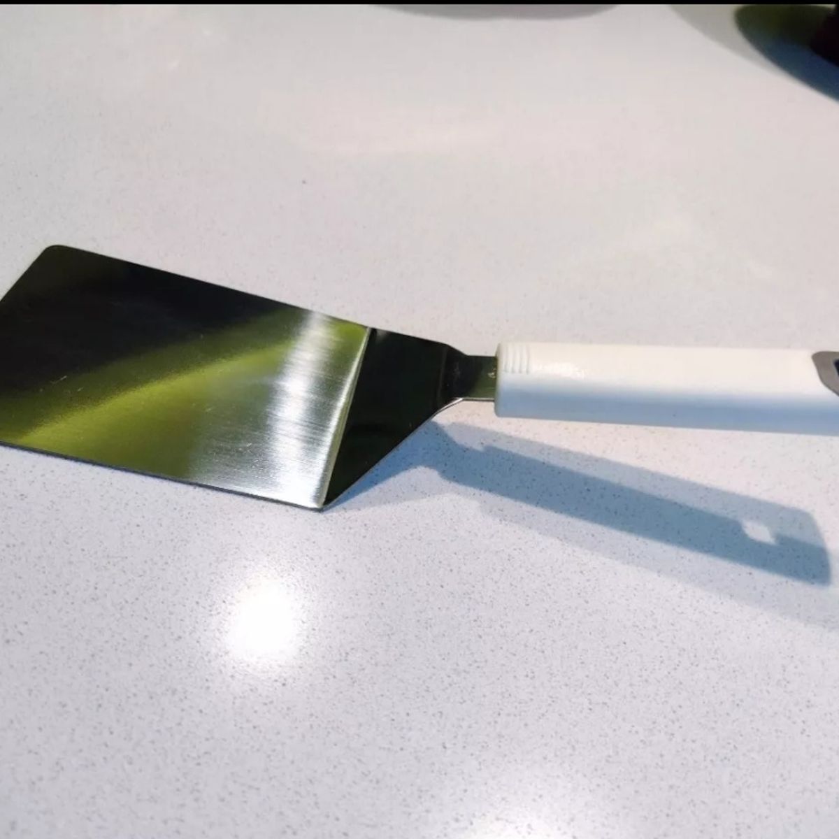 GENERICO - Espátula Churrasquera Acodada De Acero Inoxidable De 9 Cms