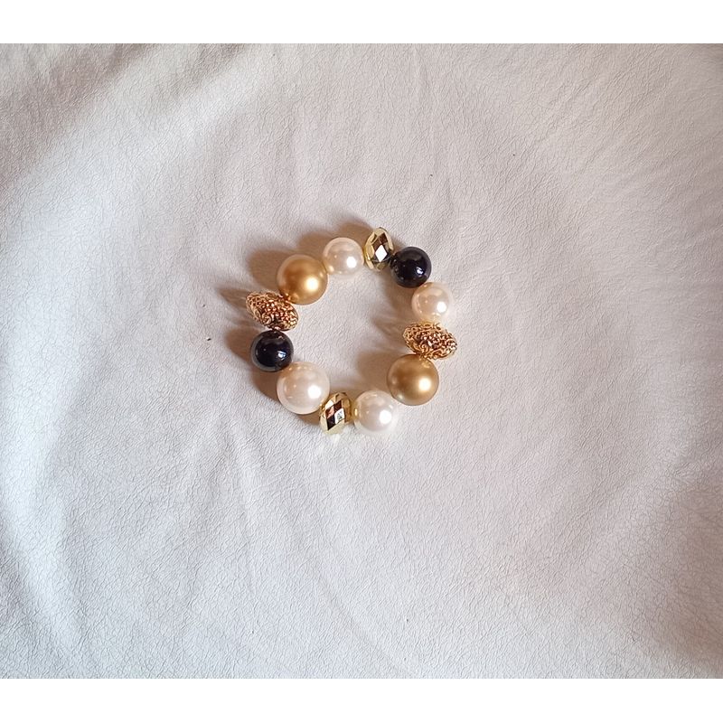 GENERICO - Pulsera Fantasia Perlas Doradas Blancas y Negras