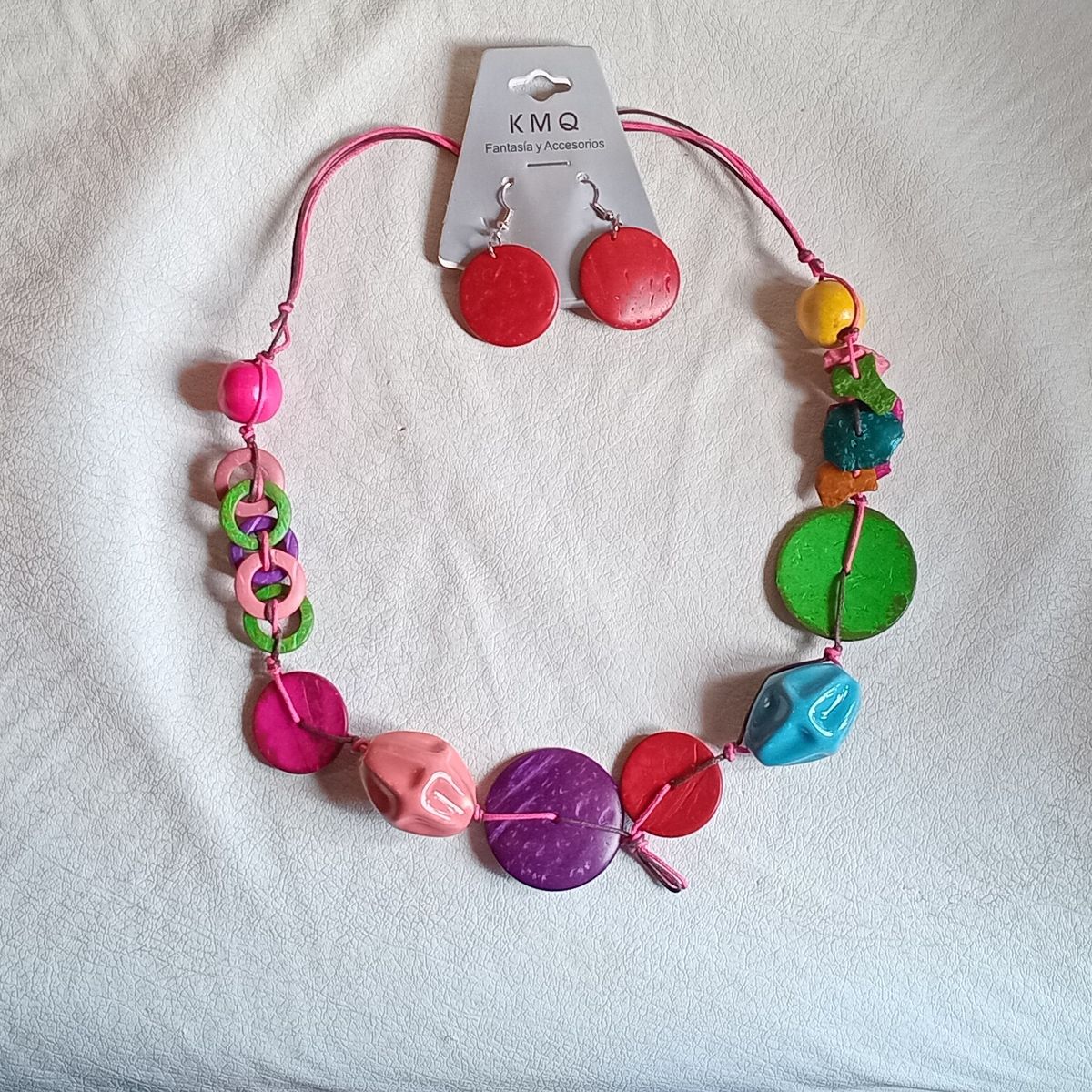 GENERICO - Collar KMQ colores cerámica y madera con pendientes fucsia