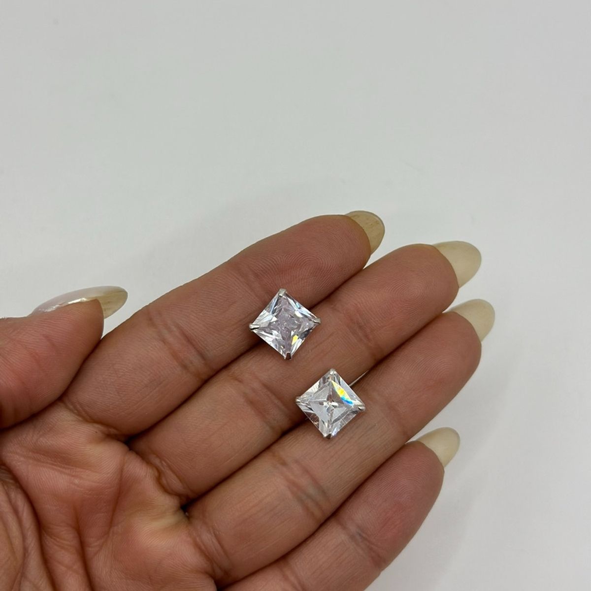 GENERICO - Aro Cuadrado Circon Blanco 10 Mm Plata 925 Mas Caja