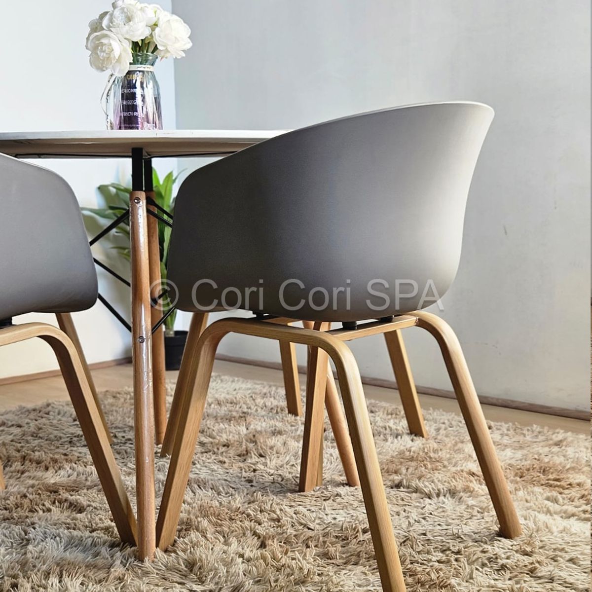 CORI CORI - Comedor Mesa Eames Melamina Blanca 120cm + 4 Sillas Cup Gris