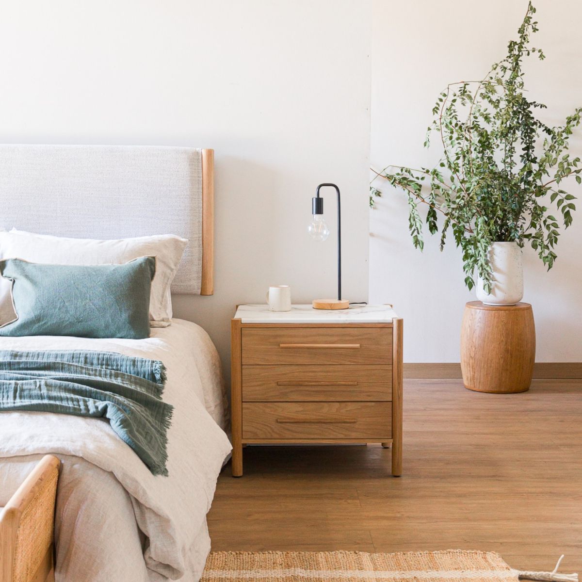 AMOBLE - Velador Mila Amoblé