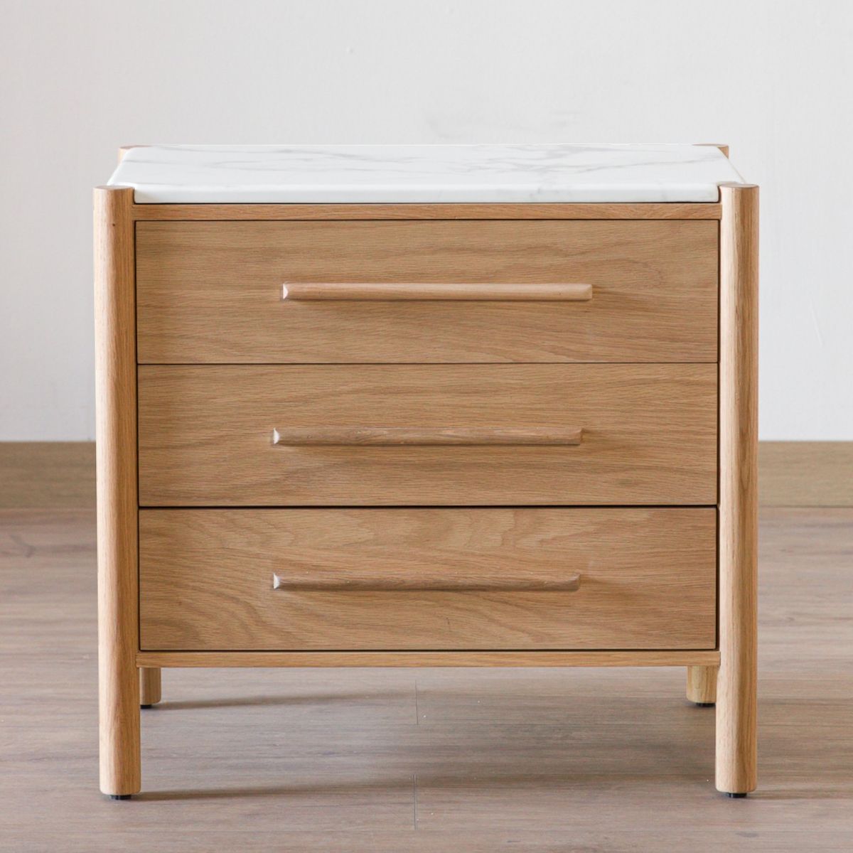 AMOBLE - Velador Mila Amoblé