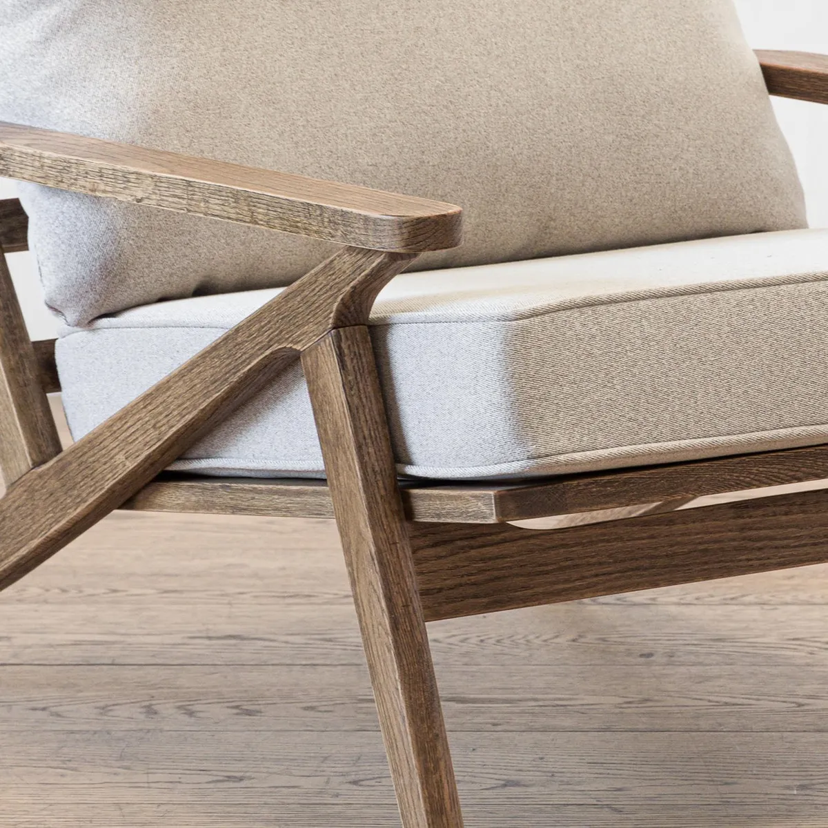 AMOBLE - Poltrona Celebes Moka Beige  Amoblé…