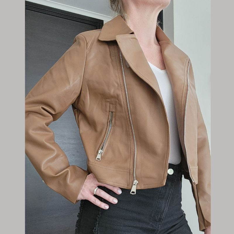 ANONIMASTORE - Chaqueta ecocuero Bianca by AnónimaStore Design