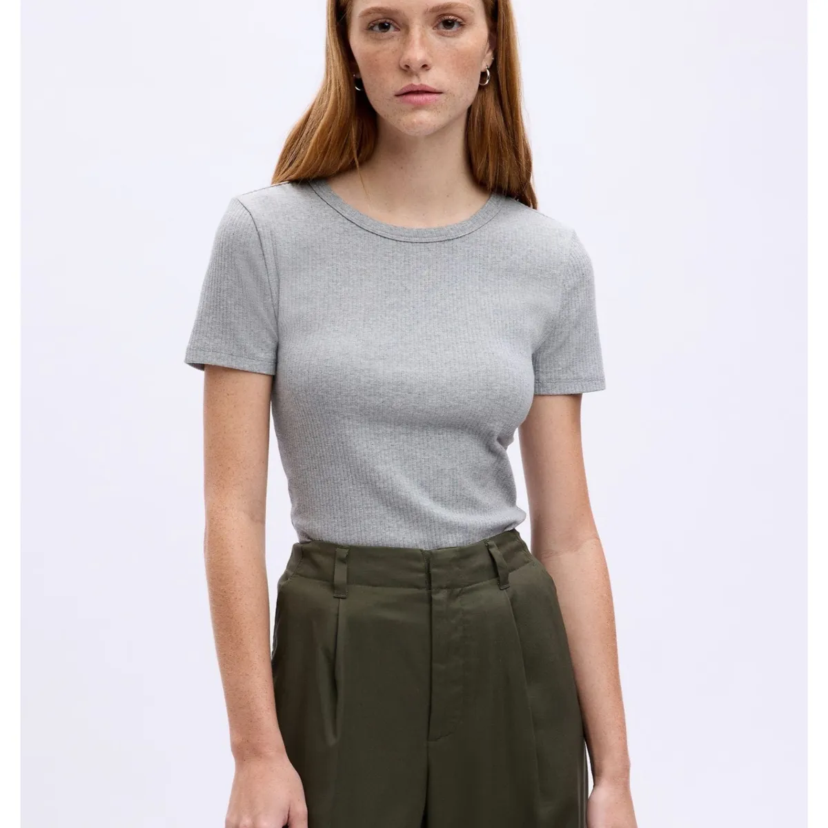 GAP - Polera Rib Manga Corta Mujer Gris