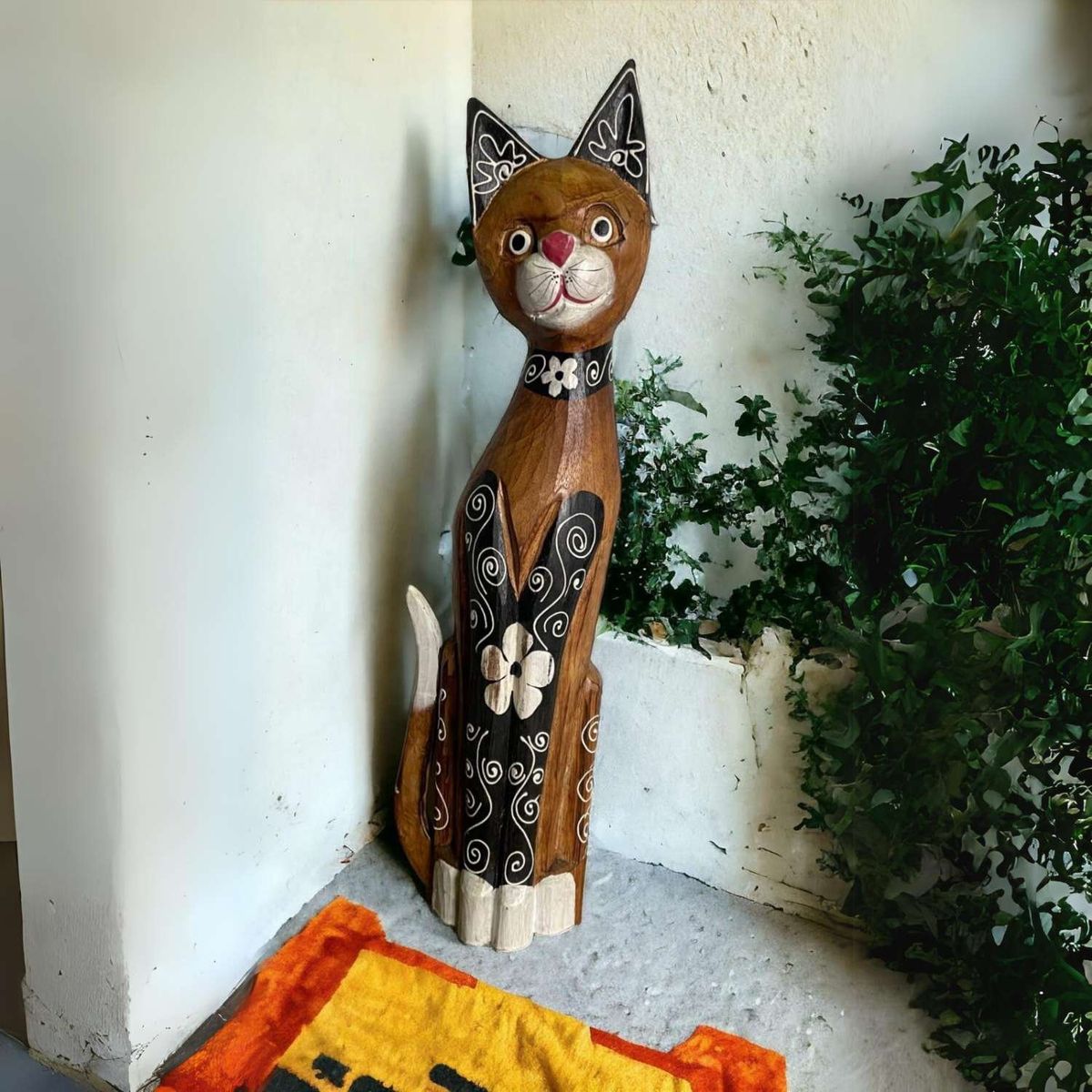 HOME ESSENTIALS - Gato madera artesanal 60 cm