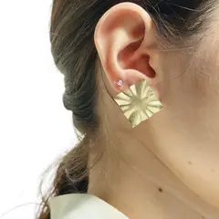 GENERICO - ARO BAÑO DE ORO CUADRADO BORDE ARRUGADO