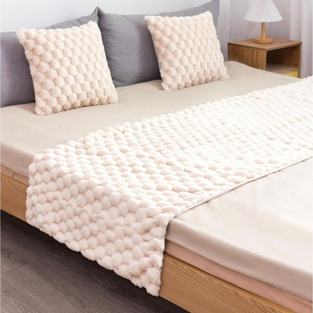 GENERICO - Piecera 70x190cm + 2 Fundas 45x45cm Plush Peludita King - Crema